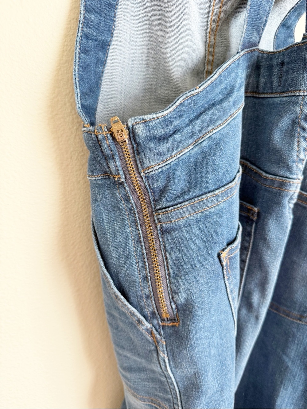 Madewell Skinny Overalls in Light Blue Santiago Wash Denim - Picture 7 of 7